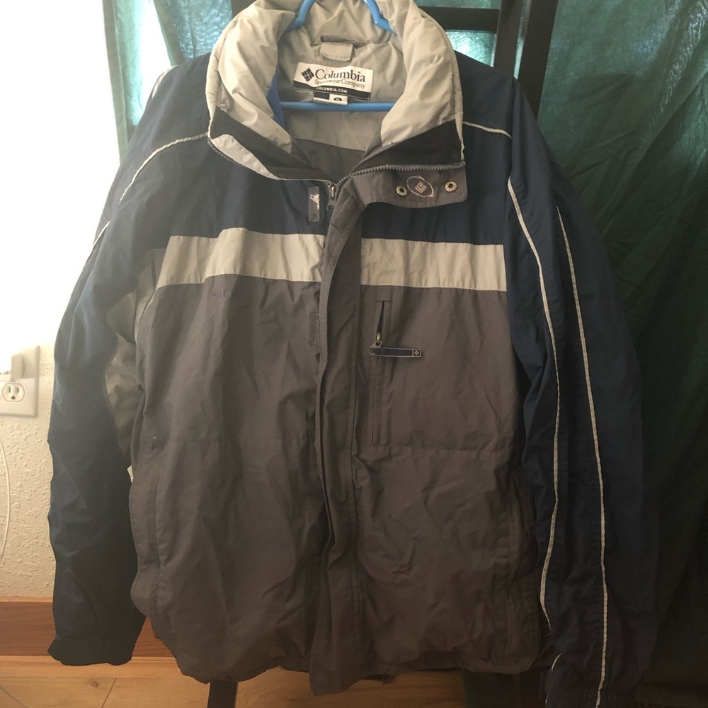 Blue, gray and silver Columbia men’s jacket light.